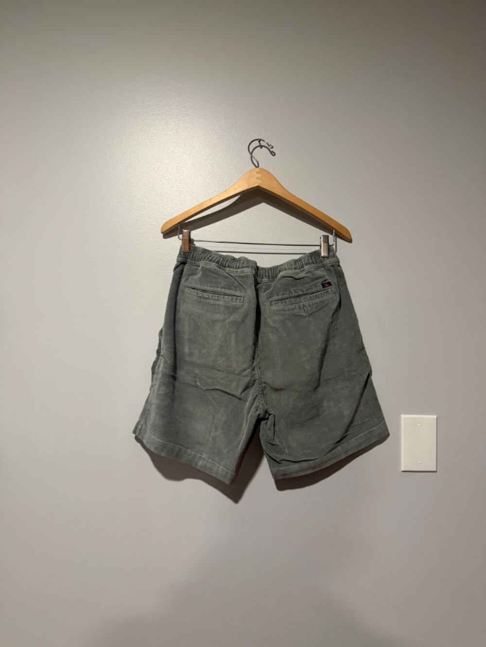 Faherty Essential Cord Short - Picture 3 of 3